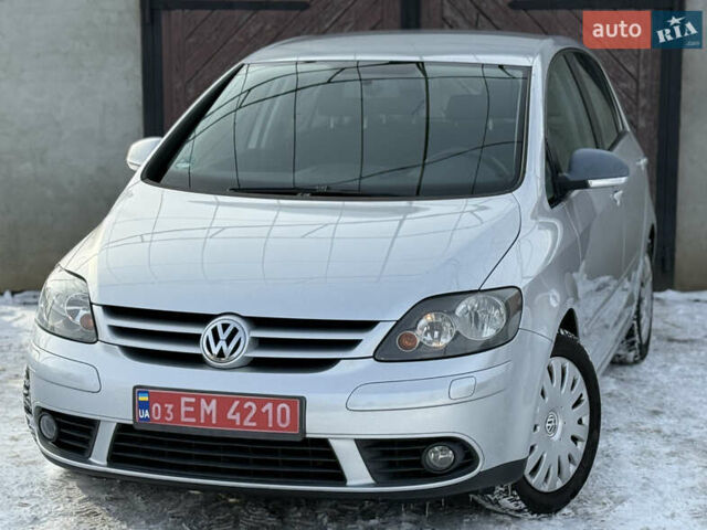 Серый Фольксваген Гольф Плюс, объемом двигателя 1.6 л и пробегом 219 тыс. км за 5950 $, фото 25 на Automoto.ua