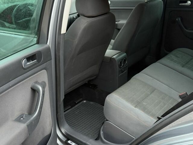 Серый Фольксваген Гольф Плюс, объемом двигателя 1.9 л и пробегом 310 тыс. км за 3100 $, фото 16 на Automoto.ua