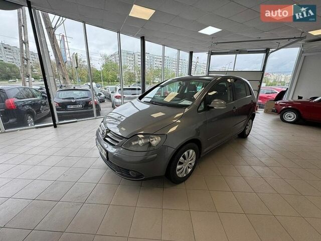 Сірий Фольксваген Golf Plus, об'ємом двигуна 1.39 л та пробігом 200 тис. км за 5700 $, фото 1 на Automoto.ua