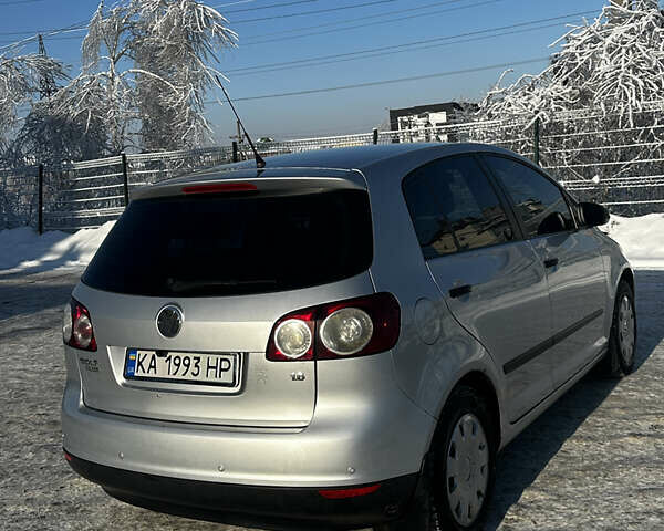 Серый Фольксваген Гольф Плюс, объемом двигателя 1.6 л и пробегом 247 тыс. км за 5700 $, фото 9 на Automoto.ua