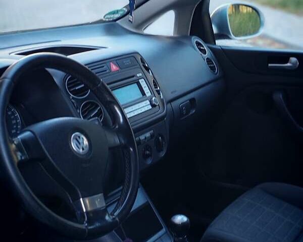 Серый Фольксваген Гольф Плюс, объемом двигателя 1.6 л и пробегом 181 тыс. км за 5599 $, фото 24 на Automoto.ua