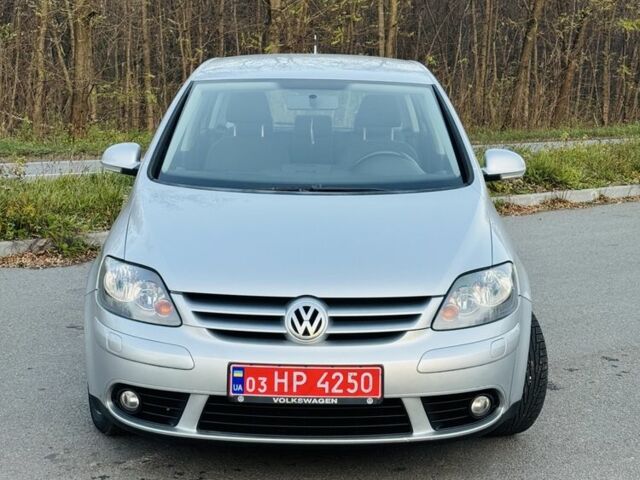 Серый Фольксваген Гольф Плюс, объемом двигателя 1.6 л и пробегом 180 тыс. км за 5699 $, фото 2 на Automoto.ua