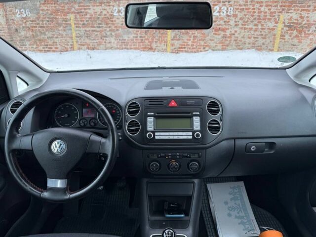 Сірий Фольксваген Golf Plus, об'ємом двигуна 1.6 л та пробігом 176 тис. км за 7100 $, фото 6 на Automoto.ua