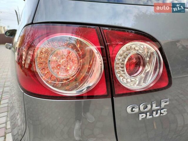 Серый Фольксваген Гольф Плюс, объемом двигателя 1.6 л и пробегом 106 тыс. км за 7300 $, фото 22 на Automoto.ua
