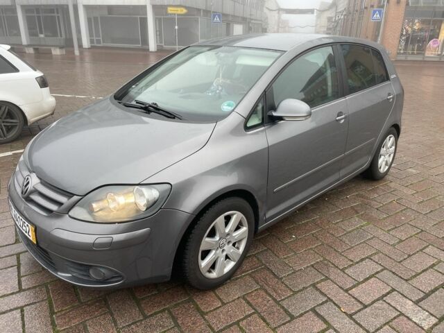 Серый Фольксваген Гольф Плюс, объемом двигателя 1.4 л и пробегом 203 тыс. км за 4950 $, фото 7 на Automoto.ua