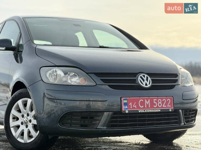 Сірий Фольксваген Golf Plus, об'ємом двигуна 1.6 л та пробігом 197 тис. км за 7999 $, фото 6 на Automoto.ua