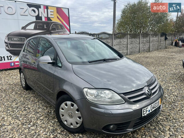 Серый Фольксваген Гольф Плюс, объемом двигателя 1.6 л и пробегом 220 тыс. км за 6599 $, фото 9 на Automoto.ua