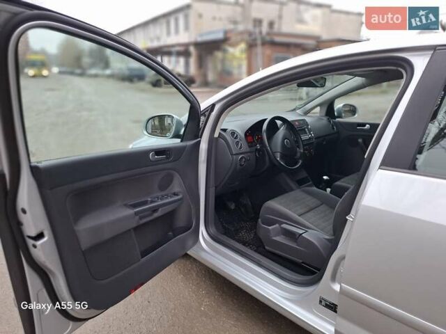 Серый Фольксваген Гольф Плюс, объемом двигателя 1.4 л и пробегом 222 тыс. км за 5850 $, фото 25 на Automoto.ua