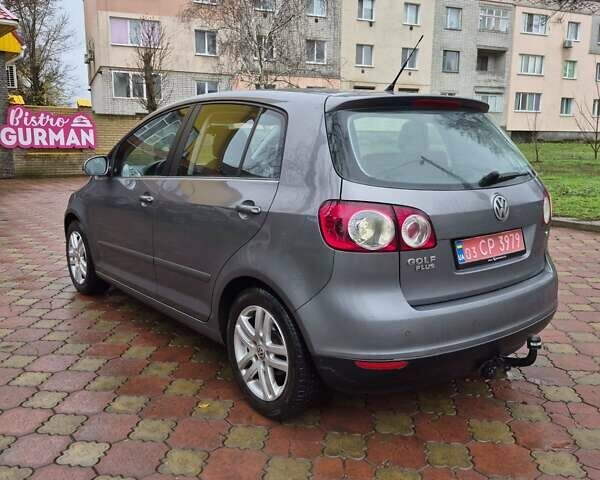 Серый Фольксваген Гольф Плюс, объемом двигателя 1.6 л и пробегом 188 тыс. км за 7100 $, фото 2 на Automoto.ua