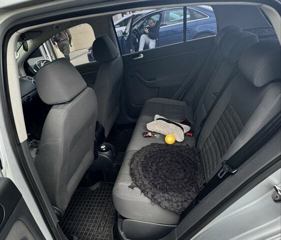 Серый Фольксваген Гольф Плюс, объемом двигателя 1.9 л и пробегом 278 тыс. км за 6500 $, фото 5 на Automoto.ua