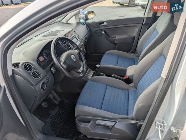 Сірий Фольксваген Golf Plus, об'ємом двигуна 1.97 л та пробігом 246 тис. км за 5999 $, фото 33 на Automoto.ua