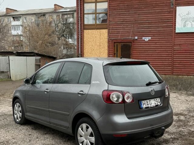 Серый Фольксваген Гольф Плюс, объемом двигателя 1.9 л и пробегом 310 тыс. км за 3100 $, фото 5 на Automoto.ua