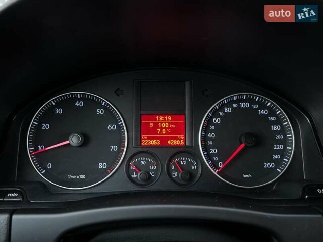 Серый Фольксваген Гольф Плюс, объемом двигателя 1.6 л и пробегом 223 тыс. км за 7499 $, фото 98 на Automoto.ua