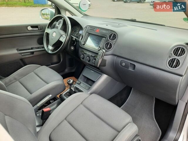Сірий Фольксваген Golf Plus, об'ємом двигуна 1.6 л та пробігом 153 тис. км за 7600 $, фото 103 на Automoto.ua