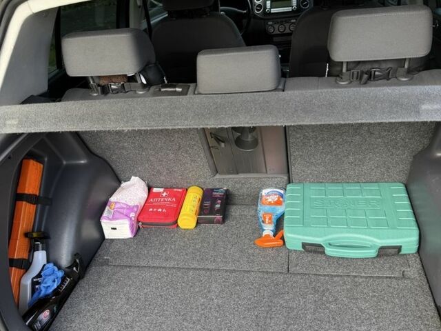 Серый Фольксваген Гольф Плюс, объемом двигателя 1.6 л и пробегом 227 тыс. км за 8900 $, фото 7 на Automoto.ua