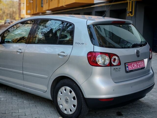 Серый Фольксваген Гольф Плюс, объемом двигателя 1.6 л и пробегом 181 тыс. км за 5499 $, фото 5 на Automoto.ua