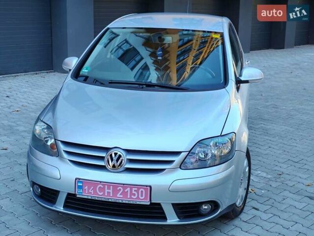 Серый Фольксваген Гольф Плюс, объемом двигателя 1.6 л и пробегом 181 тыс. км за 5599 $, фото 3 на Automoto.ua
