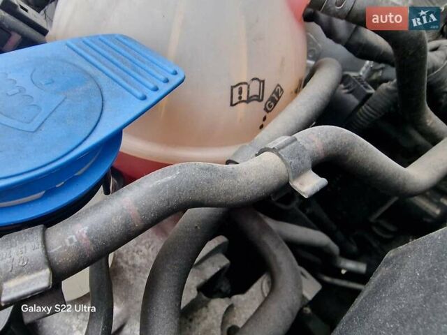 Фольксваген Гольф Плюс 2007 в Луцке на Automoto.ua Серый Фольксваген Гольф Плюс, объемом двигателя 1.6 л и пробегом 200 тыс. км за 5700 $, фото 48 на Automoto.ua