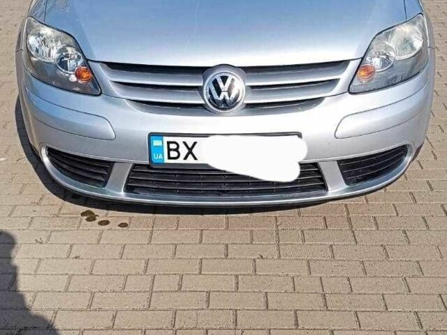 Серый Фольксваген Гольф Плюс, объемом двигателя 1.6 л и пробегом 152 тыс. км за 7200 $, фото 2 на Automoto.ua