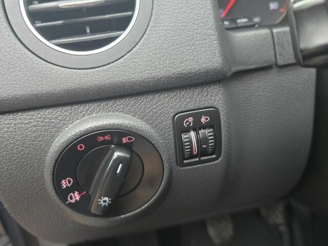 Серый Фольксваген Гольф Плюс, объемом двигателя 1 л и пробегом 226 тыс. км за 5950 $, фото 6 на Automoto.ua