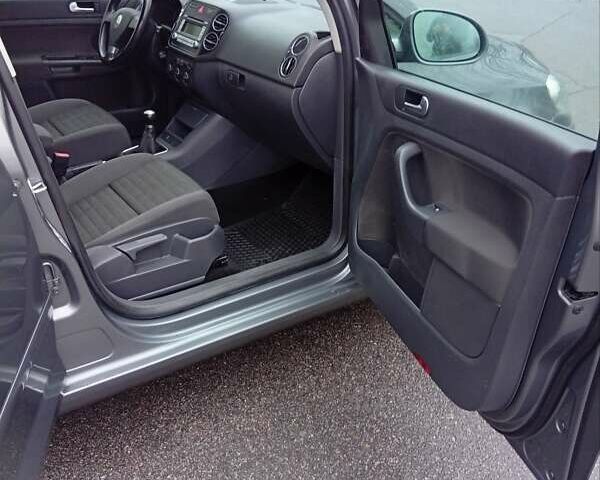 Сірий Фольксваген Golf Plus, об'ємом двигуна 1.4 л та пробігом 186 тис. км за 5899 $, фото 22 на Automoto.ua