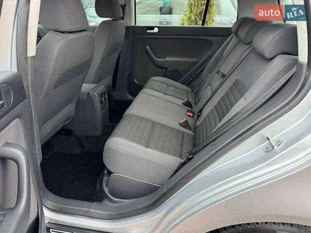 Серый Фольксваген Гольф Плюс, объемом двигателя 1.6 л и пробегом 220 тыс. км за 6190 $, фото 49 на Automoto.ua