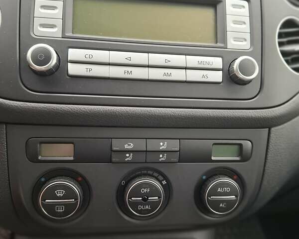 Серый Фольксваген Гольф Плюс, объемом двигателя 1.4 л и пробегом 222 тыс. км за 5850 $, фото 27 на Automoto.ua