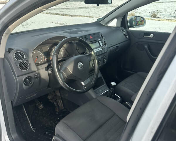 Сірий Фольксваген Golf Plus, об'ємом двигуна 1.6 л та пробігом 162 тис. км за 6600 $, фото 13 на Automoto.ua