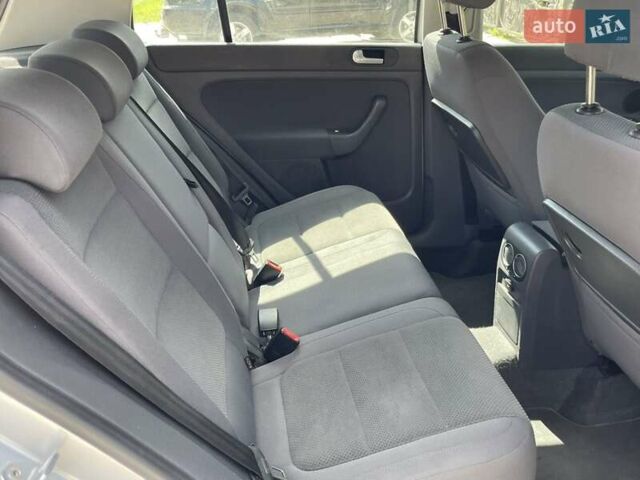 Серый Фольксваген Гольф Плюс, объемом двигателя 1.6 л и пробегом 202 тыс. км за 5800 $, фото 8 на Automoto.ua