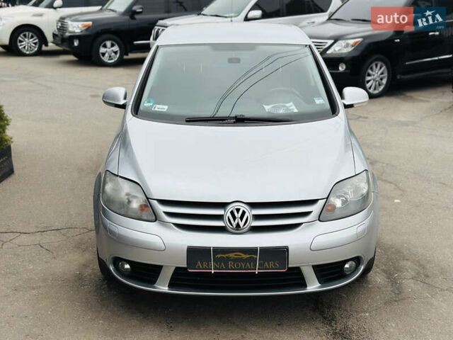 Серый Фольксваген Гольф Плюс, объемом двигателя 1.6 л и пробегом 183 тыс. км за 7200 $, фото 7 на Automoto.ua