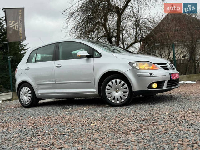 Серый Фольксваген Гольф Плюс, объемом двигателя 1.6 л и пробегом 220 тыс. км за 6190 $, фото 17 на Automoto.ua