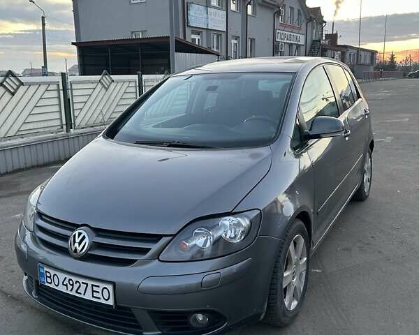 Серый Фольксваген Гольф Плюс, объемом двигателя 1.4 л и пробегом 218 тыс. км за 5500 $, фото 9 на Automoto.ua