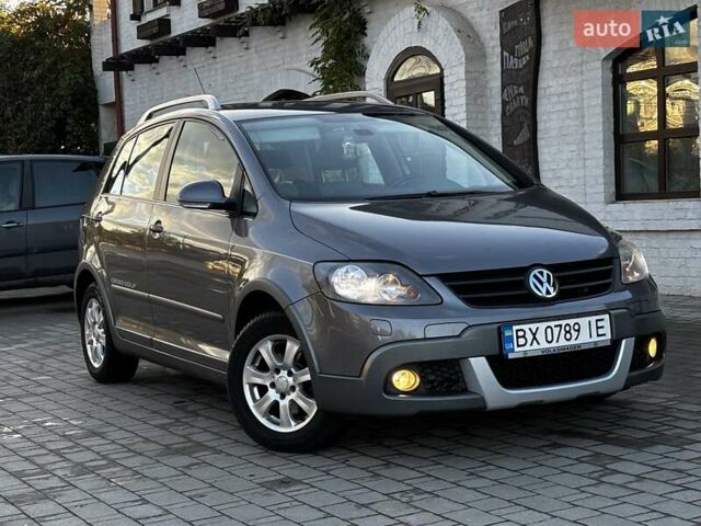 Серый Фольксваген Гольф Плюс, объемом двигателя 1.6 л и пробегом 223 тыс. км за 7499 $, фото 2 на Automoto.ua