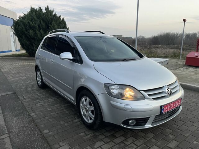 Сірий Фольксваген Golf Plus, об'ємом двигуна 1.4 л та пробігом 245 тис. км за 7300 $, фото 1 на Automoto.ua