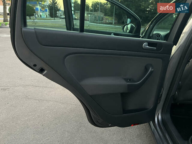 Серый Фольксваген Гольф Плюс, объемом двигателя 0 л и пробегом 221 тыс. км за 6300 $, фото 46 на Automoto.ua