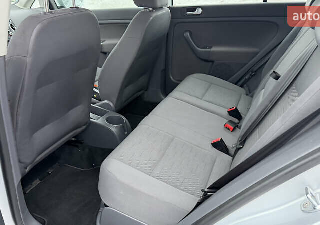 Серый Фольксваген Гольф Плюс, объемом двигателя 1.4 л и пробегом 220 тыс. км за 6500 $, фото 14 на Automoto.ua