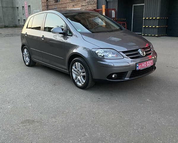 Фольксваген Гольф Плюс 2008 в Ахтырке на Automoto.ua Серый Фольксваген Гольф Плюс, объемом двигателя 1.6 л и пробегом 165 тыс. км за 6999 $, фото 2 на Automoto.ua