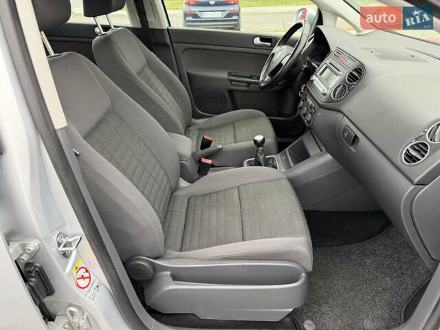 Сірий Фольксваген Golf Plus, об'ємом двигуна 1.6 л та пробігом 219 тис. км за 6499 $, фото 46 на Automoto.ua