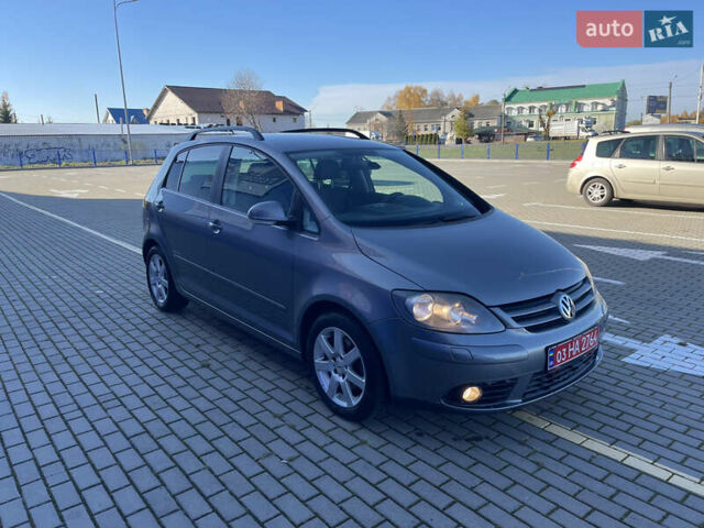Серый Фольксваген Гольф Плюс, объемом двигателя 1.4 л и пробегом 174 тыс. км за 6150 $, фото 2 на Automoto.ua