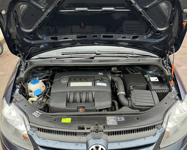 Серый Фольксваген Гольф Плюс, объемом двигателя 1.6 л и пробегом 230 тыс. км за 5600 $, фото 12 на Automoto.ua