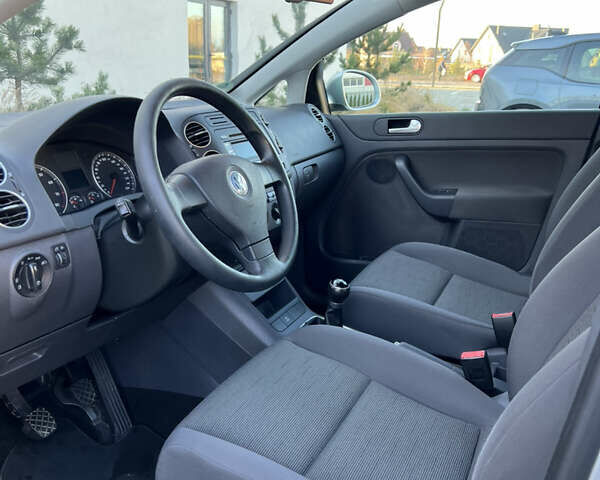 Серый Фольксваген Гольф Плюс, объемом двигателя 1.6 л и пробегом 99 тыс. км за 7250 $, фото 48 на Automoto.ua