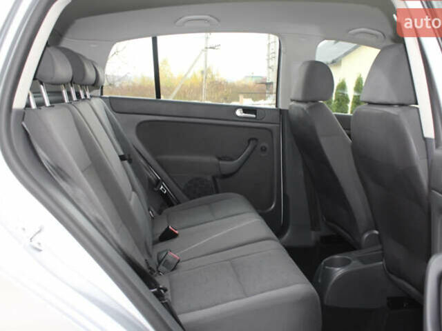 Серый Фольксваген Гольф Плюс, объемом двигателя 1.6 л и пробегом 210 тыс. км за 7500 $, фото 14 на Automoto.ua