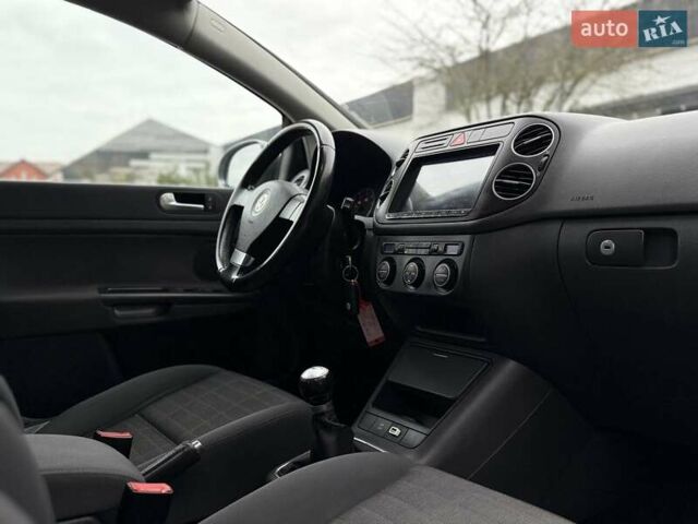 Серый Фольксваген Гольф Плюс, объемом двигателя 1.4 л и пробегом 155 тыс. км за 5700 $, фото 66 на Automoto.ua