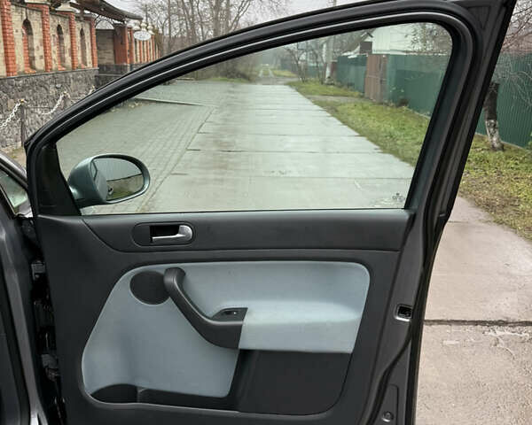 Серый Фольксваген Гольф Плюс, объемом двигателя 1.6 л и пробегом 225 тыс. км за 7399 $, фото 84 на Automoto.ua