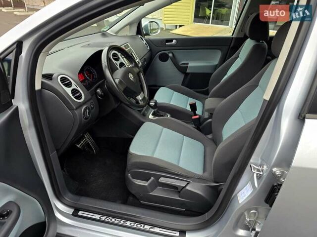 Серый Фольксваген Гольф Плюс, объемом двигателя 1.4 л и пробегом 121 тыс. км за 7400 $, фото 71 на Automoto.ua