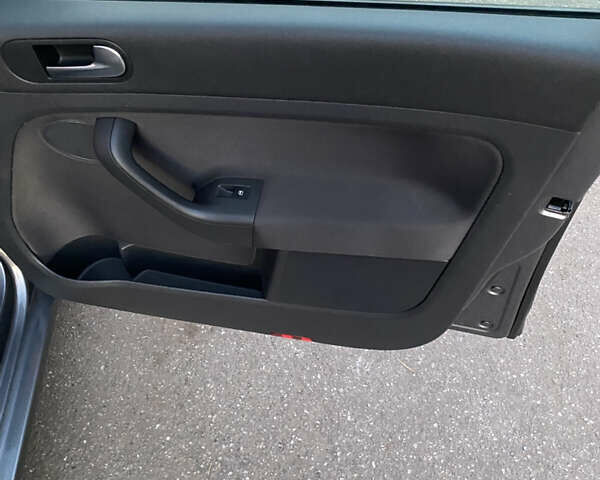 Фольксваген Гольф Плюс 2008 в Ахтырке на Automoto.ua Серый Фольксваген Гольф Плюс, объемом двигателя 1.6 л и пробегом 165 тыс. км за 6999 $, фото 11 на Automoto.ua