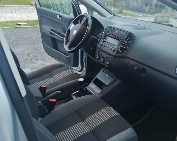 Серый Фольксваген Гольф Плюс, объемом двигателя 1.6 л и пробегом 240 тыс. км за 5999 $, фото 14 на Automoto.ua