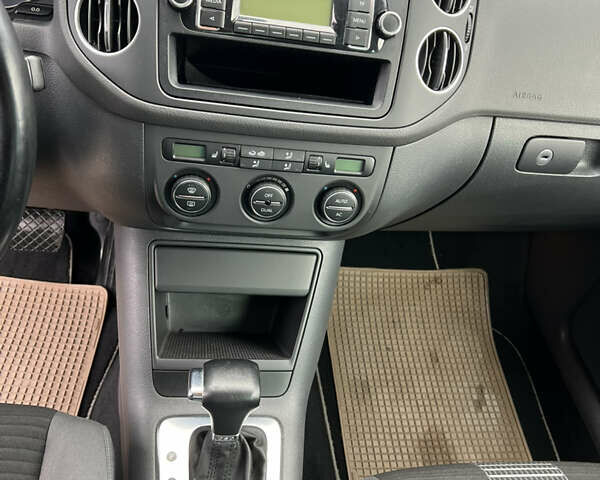 Сірий Фольксваген Golf Plus, об'ємом двигуна 1.4 л та пробігом 183 тис. км за 7899 $, фото 18 на Automoto.ua