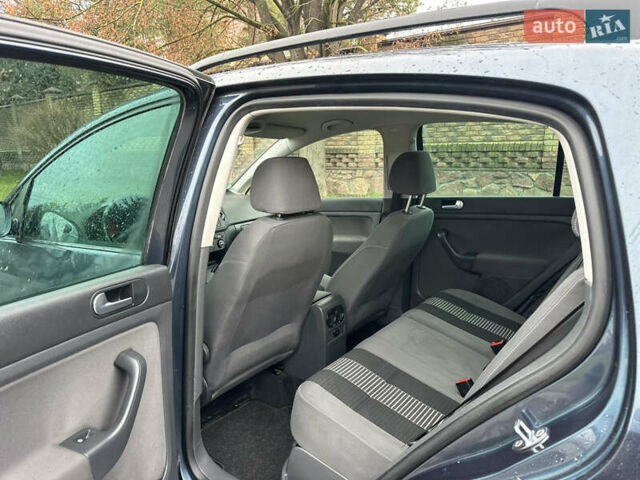 Серый Фольксваген Гольф Плюс, объемом двигателя 1.6 л и пробегом 165 тыс. км за 6850 $, фото 21 на Automoto.ua