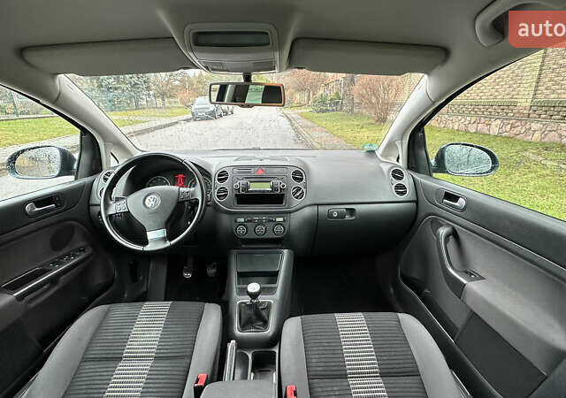 Серый Фольксваген Гольф Плюс, объемом двигателя 1.6 л и пробегом 165 тыс. км за 6850 $, фото 26 на Automoto.ua